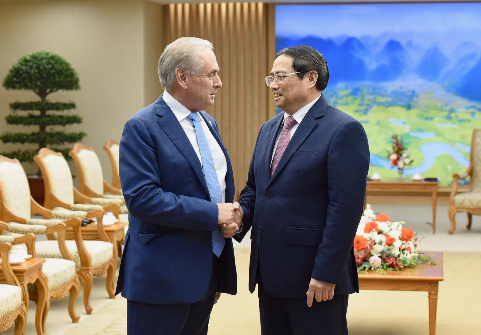 Thủ tướng Phạm Minh Chính đón Bộ trưởng Thương mại và Du lịch Australia Don Farrell.