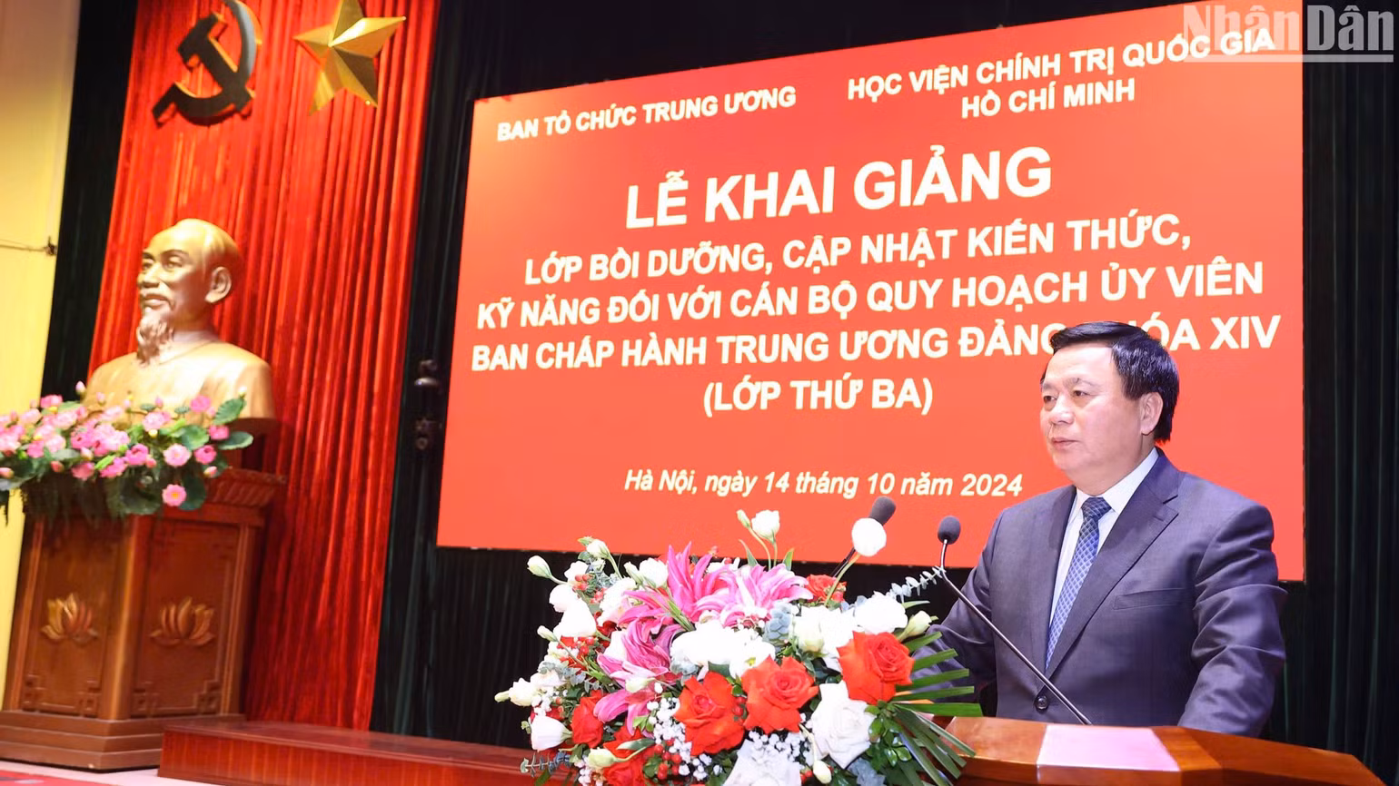 Đồng chí Nguyễn Xuân Thắng phát biểu tiếp thu ý kiến chỉ đạo của Tổng Bí thư, Chủ tịch nước Tô Lâm tại Lễ khai giảng Lớp bồi dưỡng, cập nhật kiến thức, kỹ năng đối với cán bộ quy hoạch Ủy viên Ban Chấp hành Trung ương Đảng khóa XIV (lớp thứ 3). Đồng chí Nguyễn Xuân Thắng phát biểu tiếp thu ý kiến chỉ đạo của Tổng Bí thư, Chủ tịch nước Tô Lâm tại Lễ khai giảng Lớp bồi dưỡng, cập nhật kiến thức, kỹ năng đối với cán bộ quy hoạch Ủy viên Ban Chấp hành Trung ương Đảng khóa XIV (lớp thứ 3).