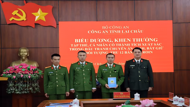 Khen thưởng đột xuất Ban chuyên án.