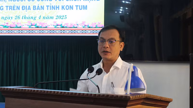 Đồng chí U Huấn phát biểu tại chương trình.