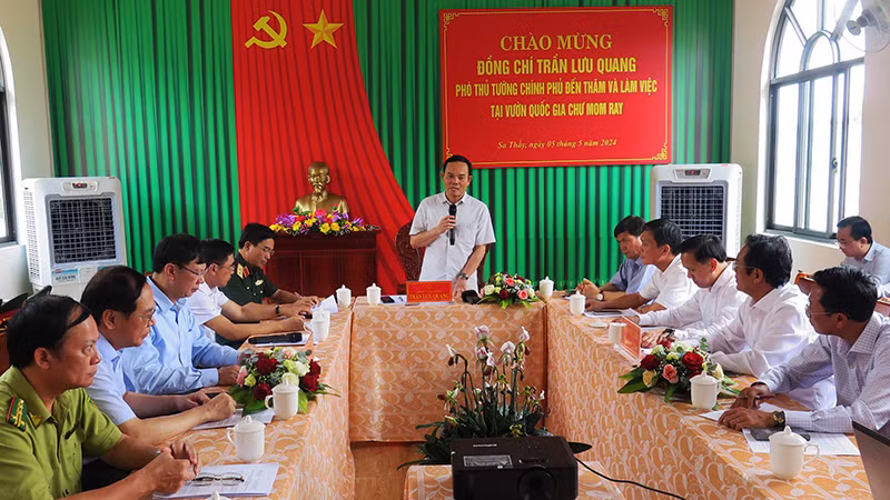 Phó Thủ tướng Trần Lưu Quang thăm và làm việc tại Vườn quốc gia Chư Mom Ray