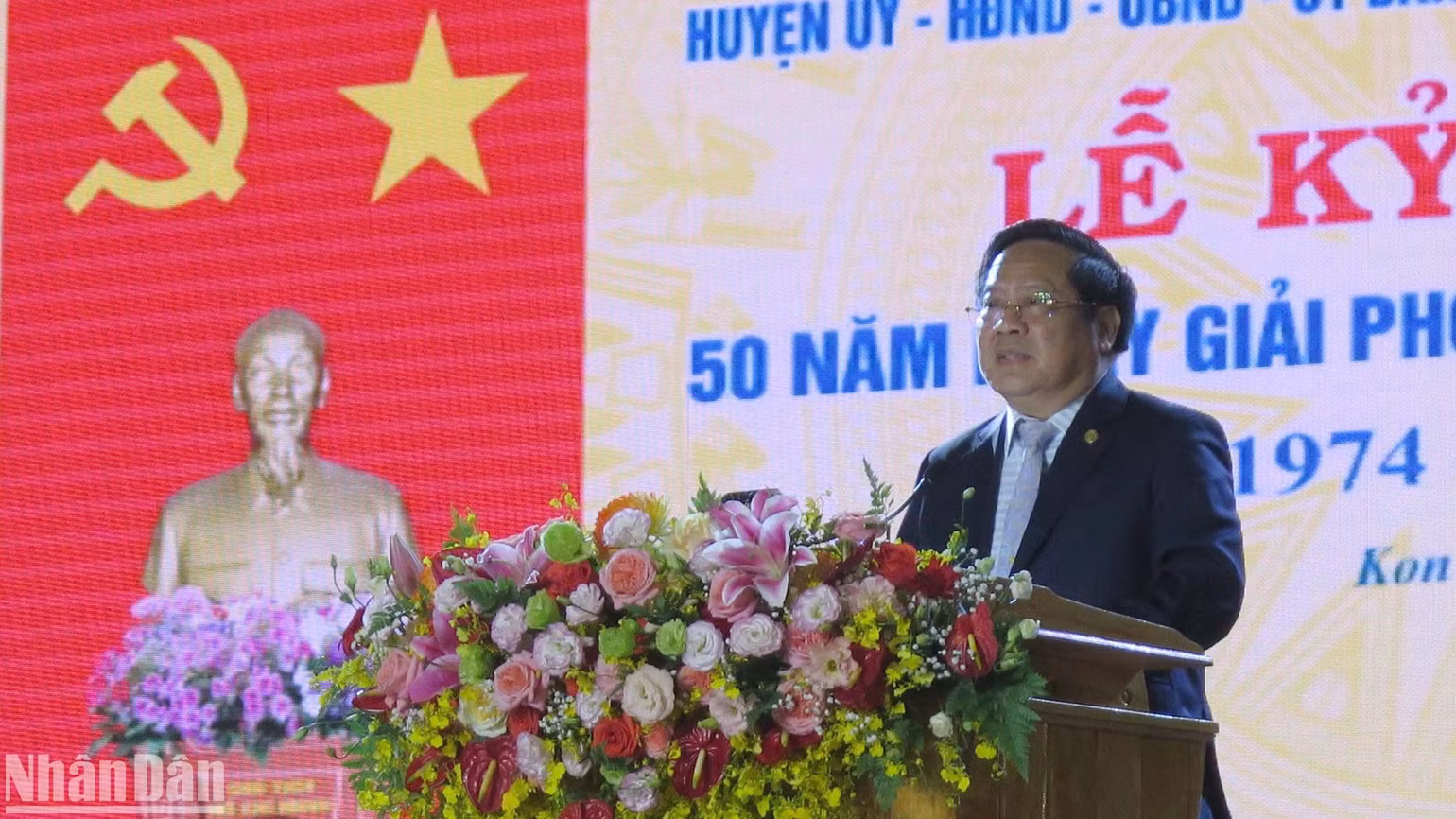 Chủ tịch Ủy ban nhân dân tỉnh Kon Tum Lê Ngọc Tuấn phát biểu tại buổi lễ.