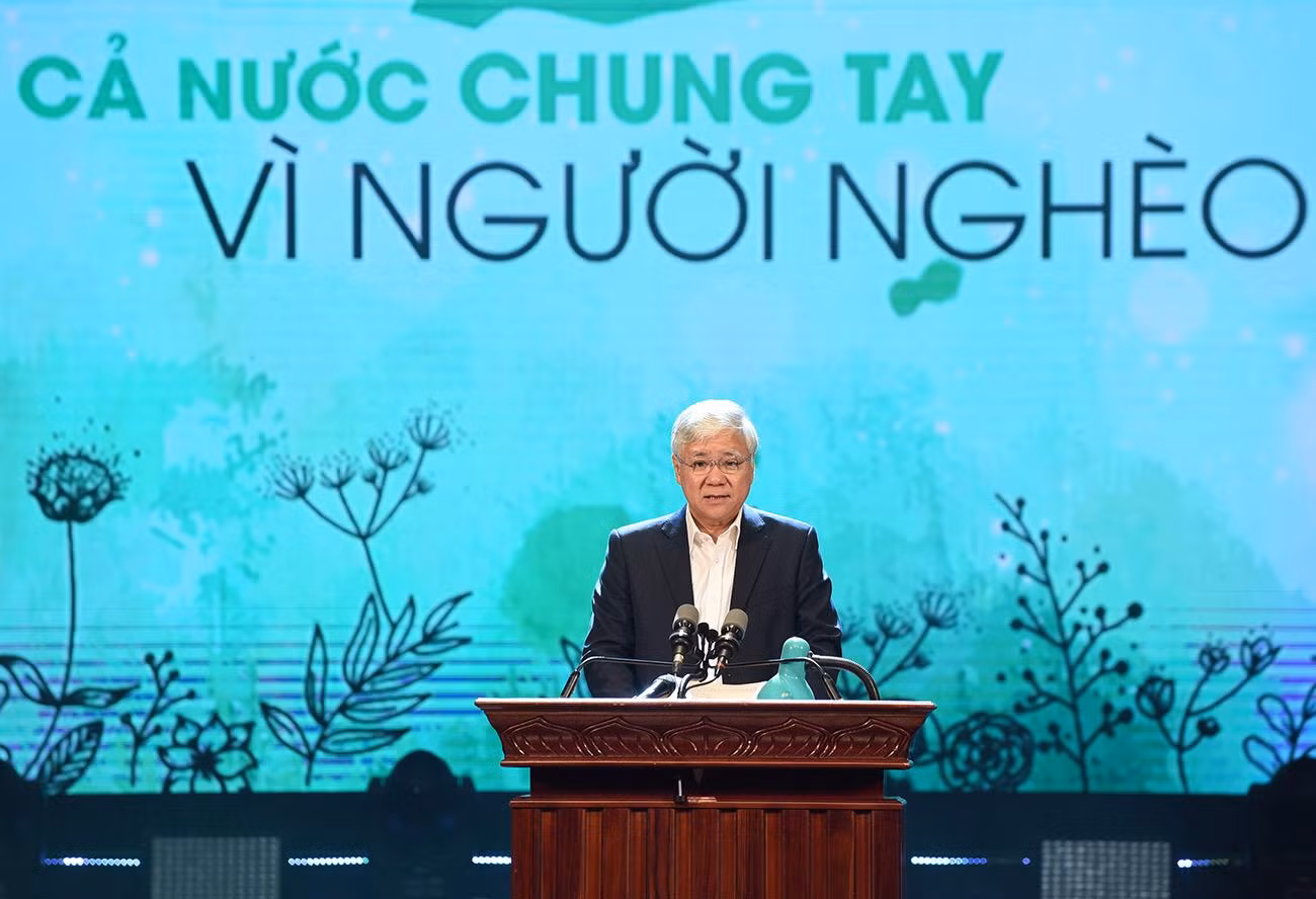Chủ tịch Ủy ban Trung ương Mặt trận Tổ quốc Việt Nam Đỗ Văn Chiến phát biểu. Chủ tịch Ủy ban Trung ương Mặt trận Tổ quốc Việt Nam Đỗ Văn Chiến phát biểu.