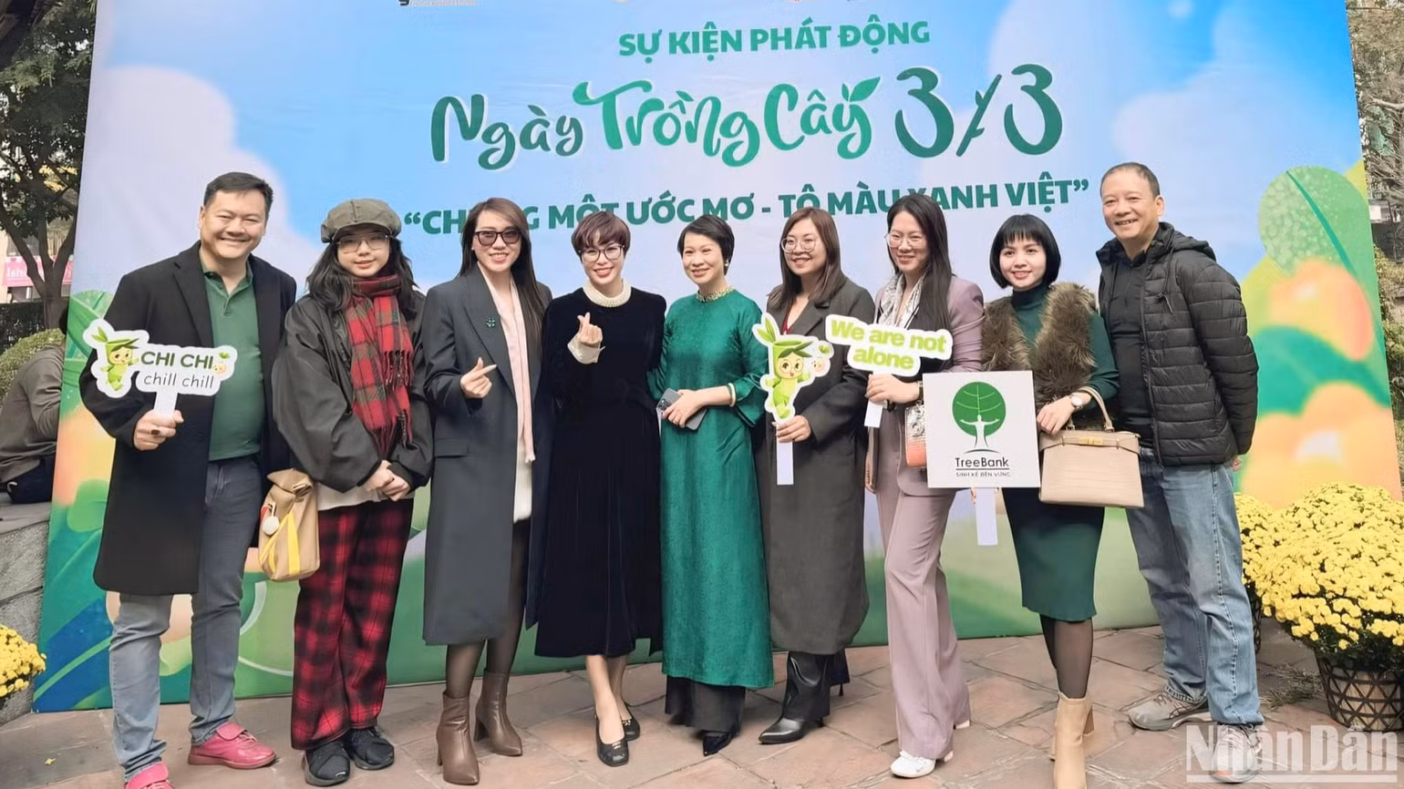 Các đại biểu chụp ảnh lưu niệm tại buổi lễ phát động chương trình.