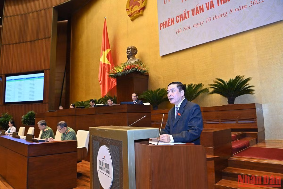 Tổng Thư ký, Chủ nhiệm Văn phòng Quốc hội Bùi Văn Cường phát biểu tại phiên chất vấn. Tổng Thư ký, Chủ nhiệm Văn phòng Quốc hội Bùi Văn Cường phát biểu tại phiên chất vấn.