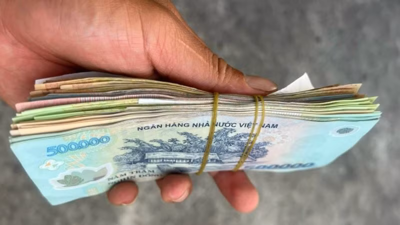Số tiền hơn 11 triệu đồng mà ông Nguyễn Thanh Hòa đánh rơi trên đường.