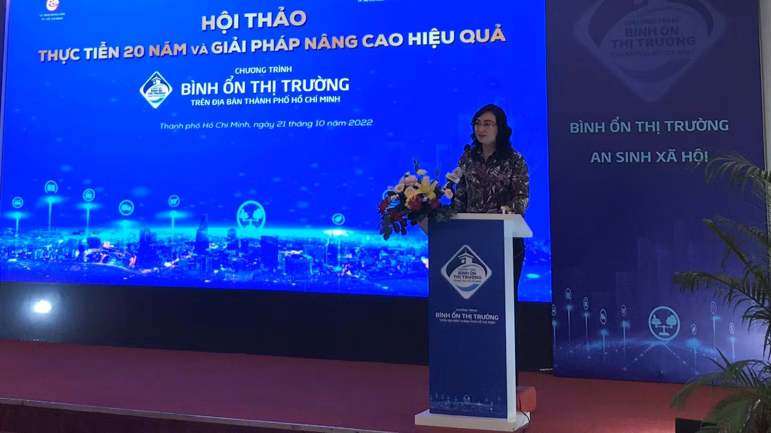 Phó Chủ tịch Ủy ban nhân dân Thành phố Hồ Chí Minh Phan Thị Thắng phát biểu tại hội thảo.