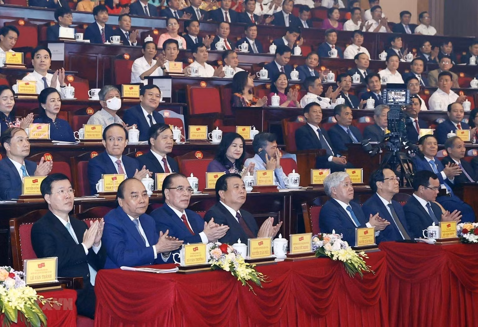 Chủ tịch nước Nguyễn Xuân Phúc và các vị lãnh đạo, nguyên lãnh đạo Đảng, Nhà nước dự Lễ kỷ niệm 110 năm ngày sinh Tổng Bí thư Nguyễn Văn Cừ (9/7/1912-9/7/2022). (Ảnh: TTXVN) Chủ tịch nước Nguyễn Xuân Phúc và các vị lãnh đạo, nguyên lãnh đạo Đảng, Nhà nước dự Lễ kỷ niệm 110 năm ngày sinh Tổng Bí thư Nguyễn Văn Cừ (9/7/1912-9/7/2022). (Ảnh: TTXVN)