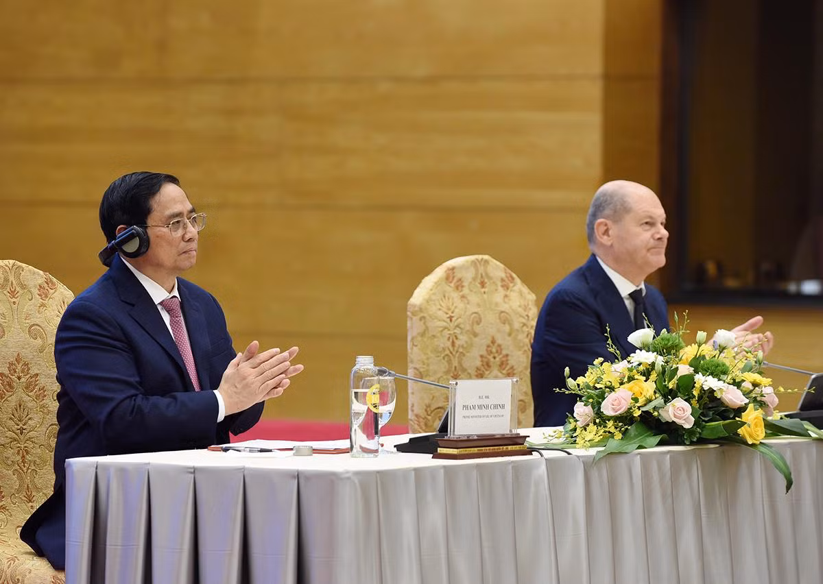 Thủ tướng Phạm Minh Chính và Thủ tướng Đức Olaf Scholz đồng chủ trì Hội nghị bàn tròn doanh nghiệp Việt Nam-Đức.