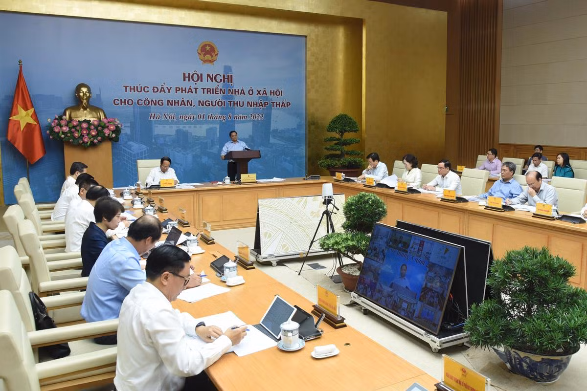 Thủ tướng Phạm Minh Chính nhấn mạnh: "Đây là hội nghị hết sức ý nghĩa, nhằm cụ thể hóa một bước chủ trương của Đảng về chăm lo nhà ở cho công nhân, người thu nhập thấp".