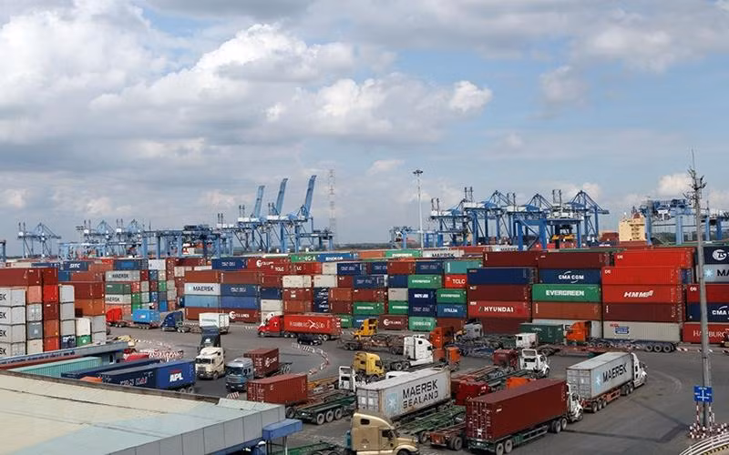 Phát triển cảng biển Thành phố Hồ Chí Minh gắn với phát triển hạ tầng giao thông kết nối đa phương thức, tăng năng lực vận tải hàng hóa trung chuyển bằng đường thủy. (Ảnh: Tiến Lực/TTXVN) Phát triển cảng biển Thành phố Hồ Chí Minh gắn với phát triển hạ tầng giao thông kết nối đa phương thức, tăng năng lực vận tải hàng hóa trung chuyển bằng đường thủy. (Ảnh: Tiến Lực/TTXVN)