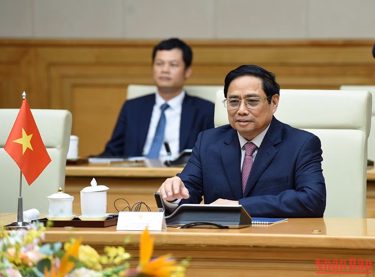 Thủ tướng Phạm Minh Chính cảm ơn và đề nghị Quốc hội, Chính phủ Campuchia tiếp tục quan tâm, tạo điều kiện cho người gốc Việt tại Campuchia sinh sống, làm ăn ổn định, hòa nhập tốt vào xã hội sở tại và làm cầu nối hữu nghị giữa hai nước.