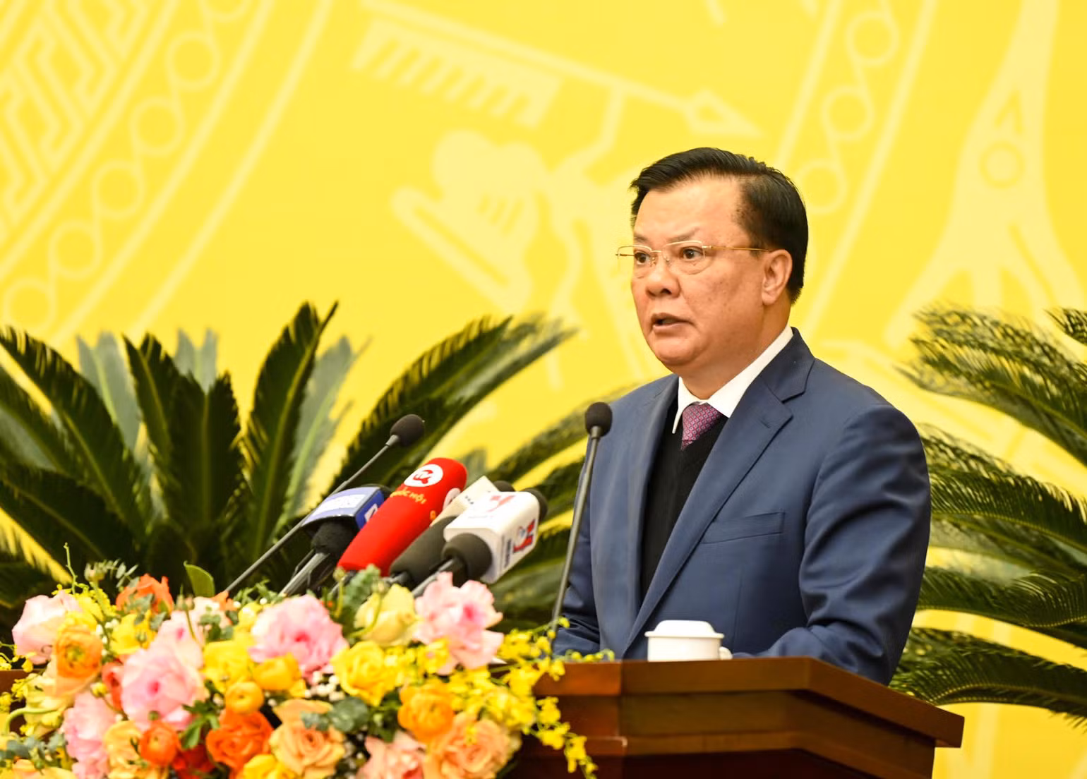 Bí thư Thành ủy Đinh Tiến Dũng phát biểu tại phiên họp. Bí thư Thành ủy Đinh Tiến Dũng phát biểu tại phiên họp.