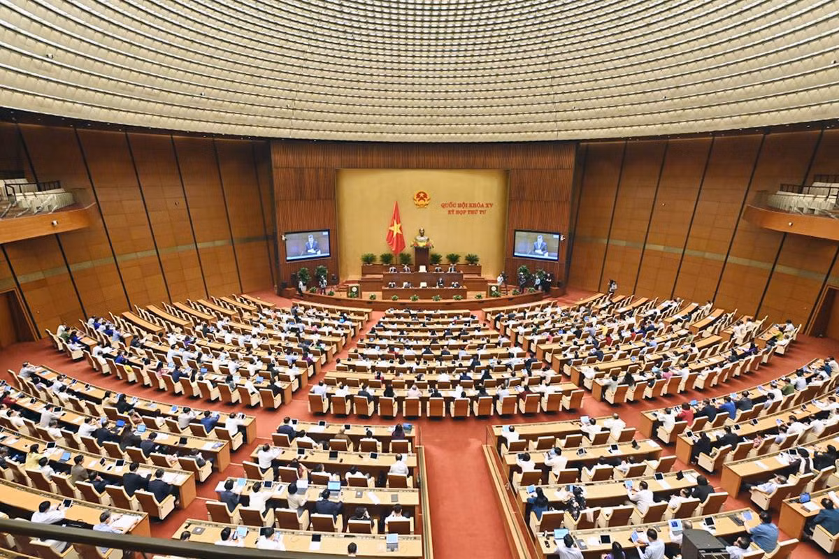 Quang cảnh Phiên chất vấn và trả lời chất vấn tại Hội trường Diên Hồng. Quang cảnh Phiên chất vấn và trả lời chất vấn tại Hội trường Diên Hồng.