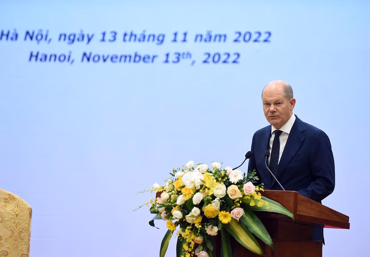 Thủ tướng Đức Olaf Scholz nêu rõ, với nhiều doanh nghiệp Đức và châu Âu, Việt Nam rất quan trọng vì nằm trong mạng lưới kinh tế rất phong phú của châu Á và sức đề kháng của Việt Nam trong thời gian dịch bệnh là rất ấn tượng, với những thế mạnh nổi bật về nguồn nguyên liệu và lao động.