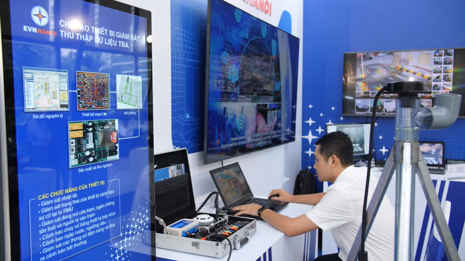 Một gian trưng bày tại hội nghị. Một gian trưng bày tại hội nghị.