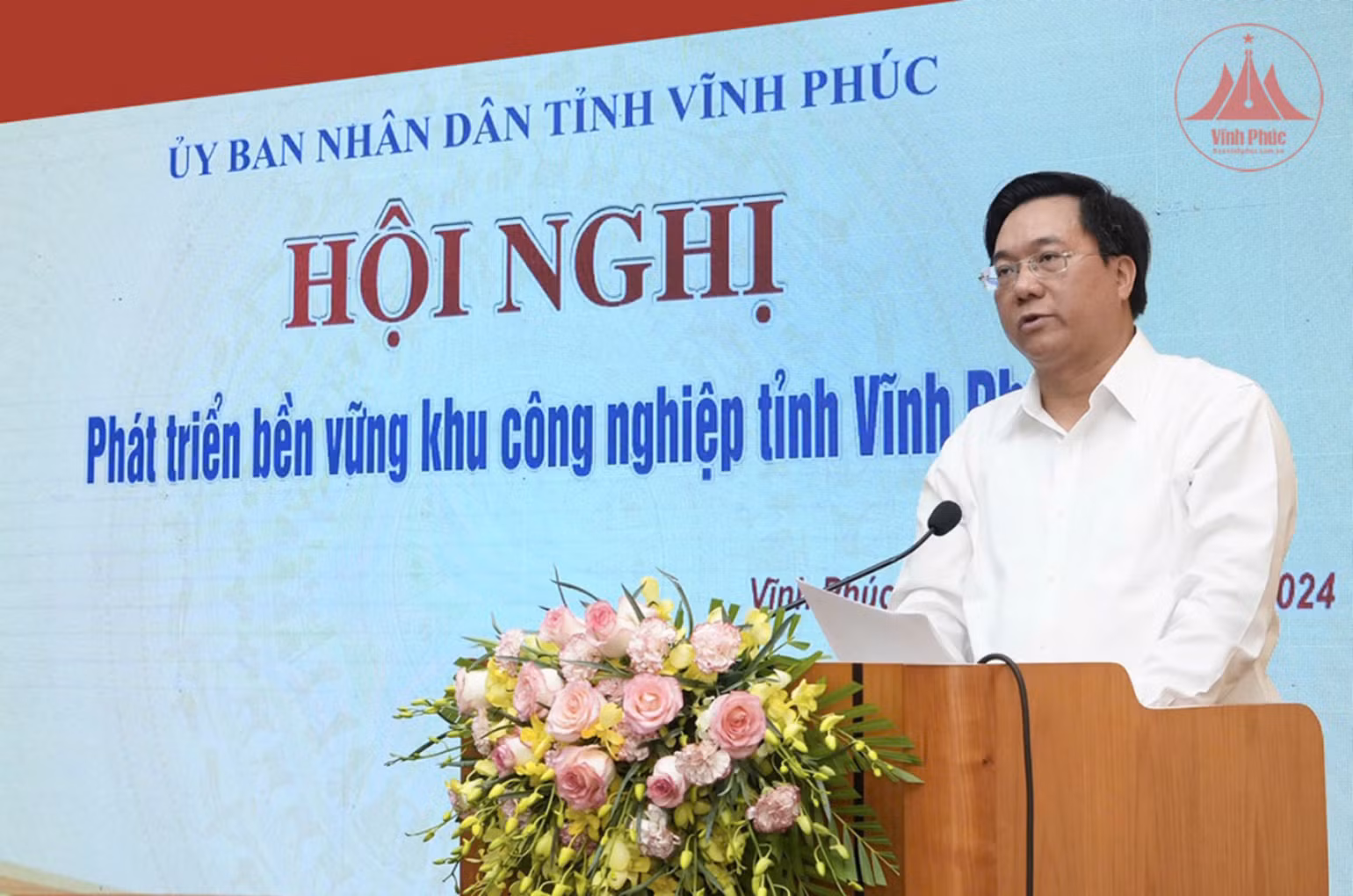 Chủ tịch Ủy ban nhân dân tỉnh Trần Duy Đông phát biểu ý kiến. Chủ tịch Ủy ban nhân dân tỉnh Trần Duy Đông phát biểu ý kiến.