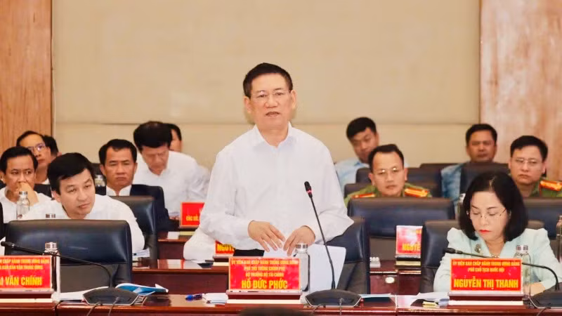 Phó Thủ tướng, Bộ trưởng Tài chính Hồ Đức Phớc phát biểu.