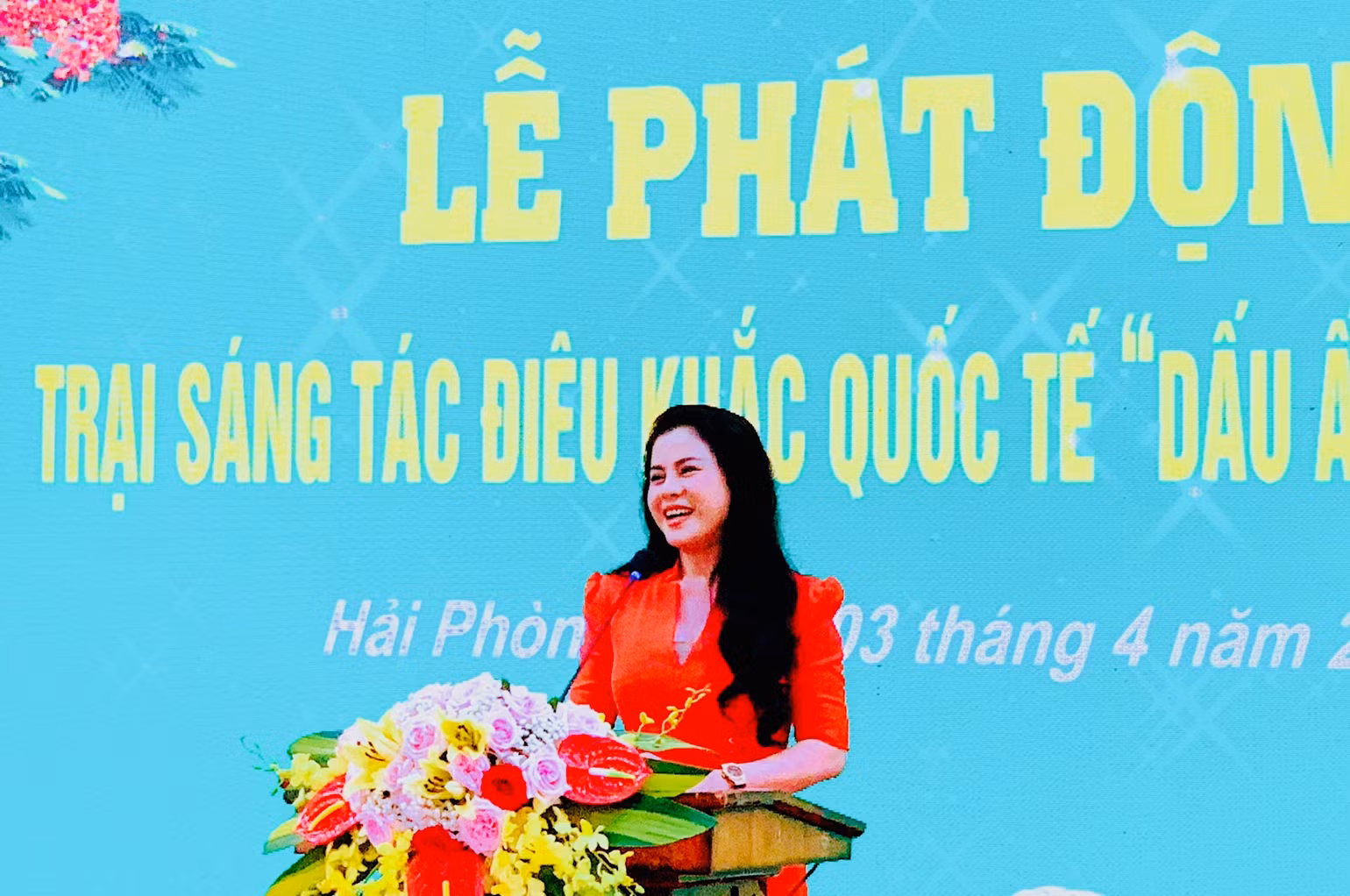 Giám đốc Sở Văn hóa-Thể thao Hải Phòng Trần Thị Hoàng Mai phát động trại sáng tác điêu khắc "Dấu ấn Hải Phòng". Giám đốc Sở Văn hóa-Thể thao Hải Phòng Trần Thị Hoàng Mai phát động trại sáng tác điêu khắc "Dấu ấn Hải Phòng".