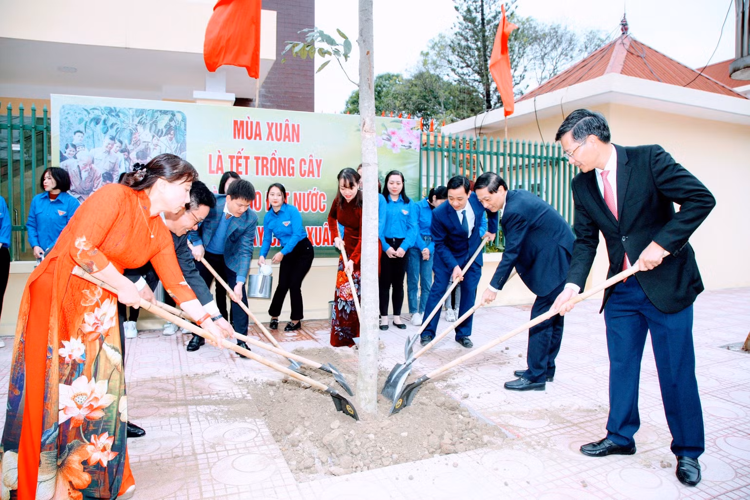 Tết trồng cây tại xã An Đồng (huyện An Dương). Tết trồng cây tại xã An Đồng (huyện An Dương).