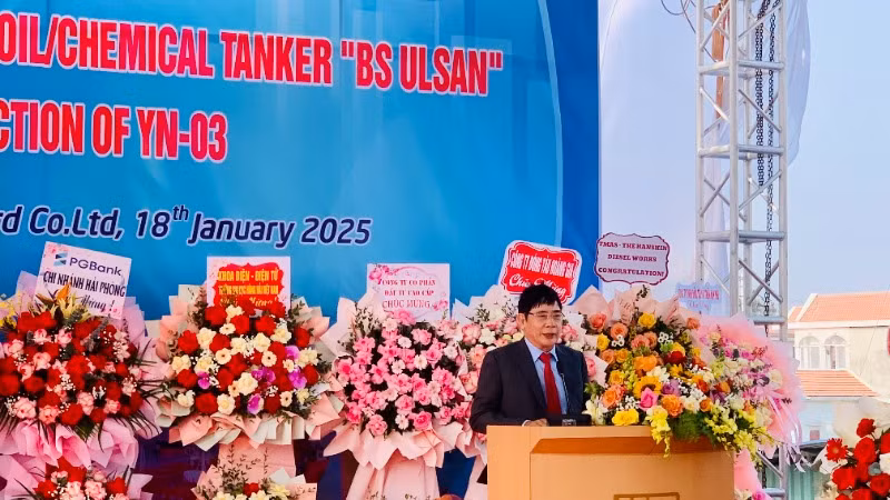 Tổng Giám đốc Công ty đóng tàu Phà Rừng Vũ Hữu Chiến phát biểu tại lễ hạ thủy tàu “BS ULSAN”.