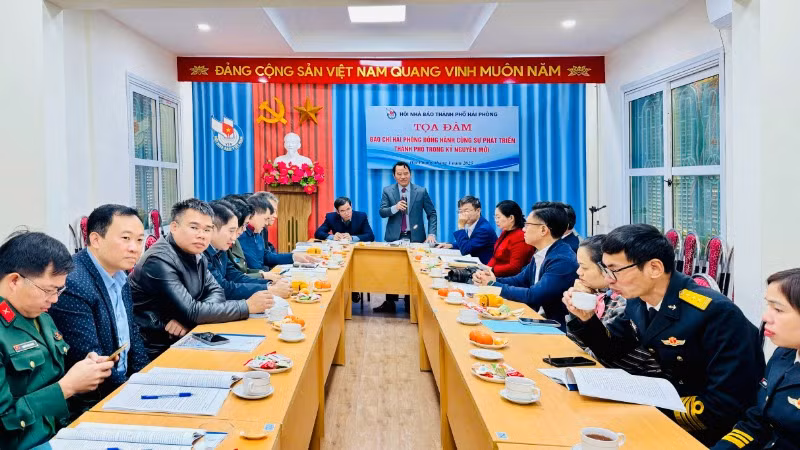 Tọa đàm “Báo chí Hải Phòng đồng hành cùng sự phát triển thành phố trong kỷ nguyên vươn mình của dân tộc Việt Nam” Tọa đàm “Báo chí Hải Phòng đồng hành cùng sự phát triển thành phố trong kỷ nguyên vươn mình của dân tộc Việt Nam”