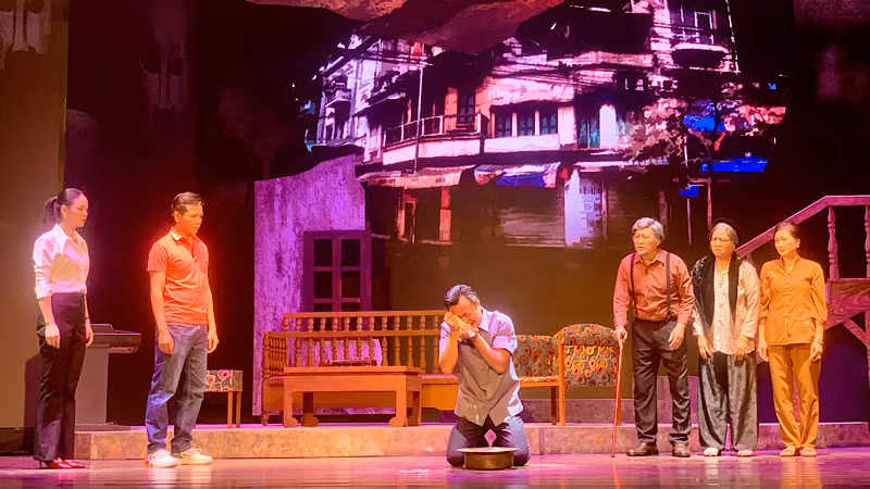 Những sai lầm của thành viên trong gia đình phải trả giá. Những sai lầm của thành viên trong gia đình phải trả giá.