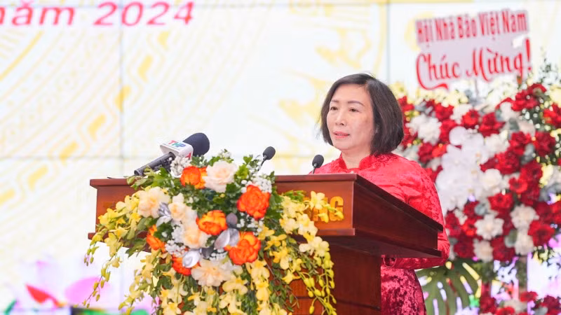 Trưởng ban Tuyên giáo Thành ủy Hải Phòng Đào Khánh Hà phát biểu tại đại hội.