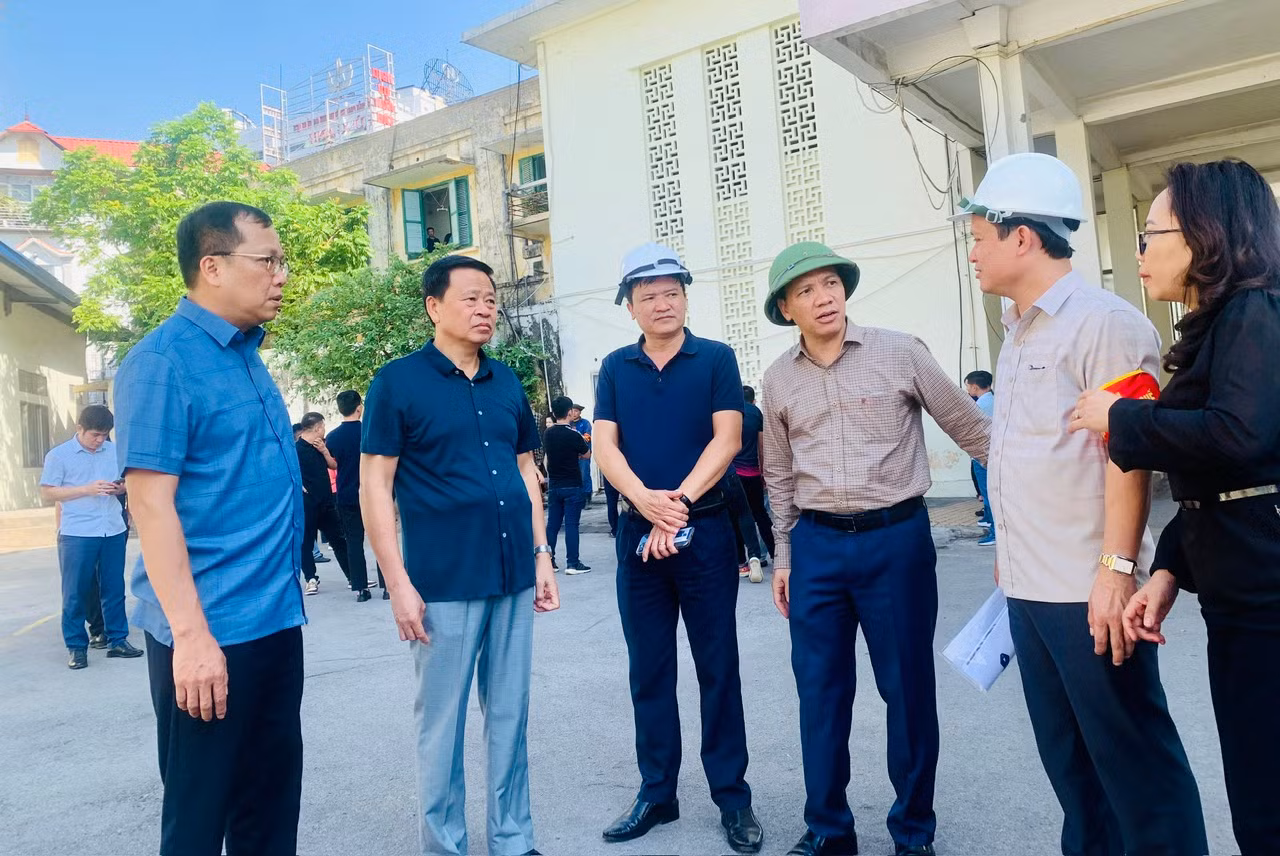 Lãnh đạo quận Ngô Quyền trực tiếp chỉ đạo việc cưỡng chế tại hiện trường.