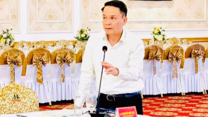 Phó Chủ tịch Thường trực Hội Nhà báo Việt Nam Nguyễn Đức Lợi phát biểu tại tọa đàm.