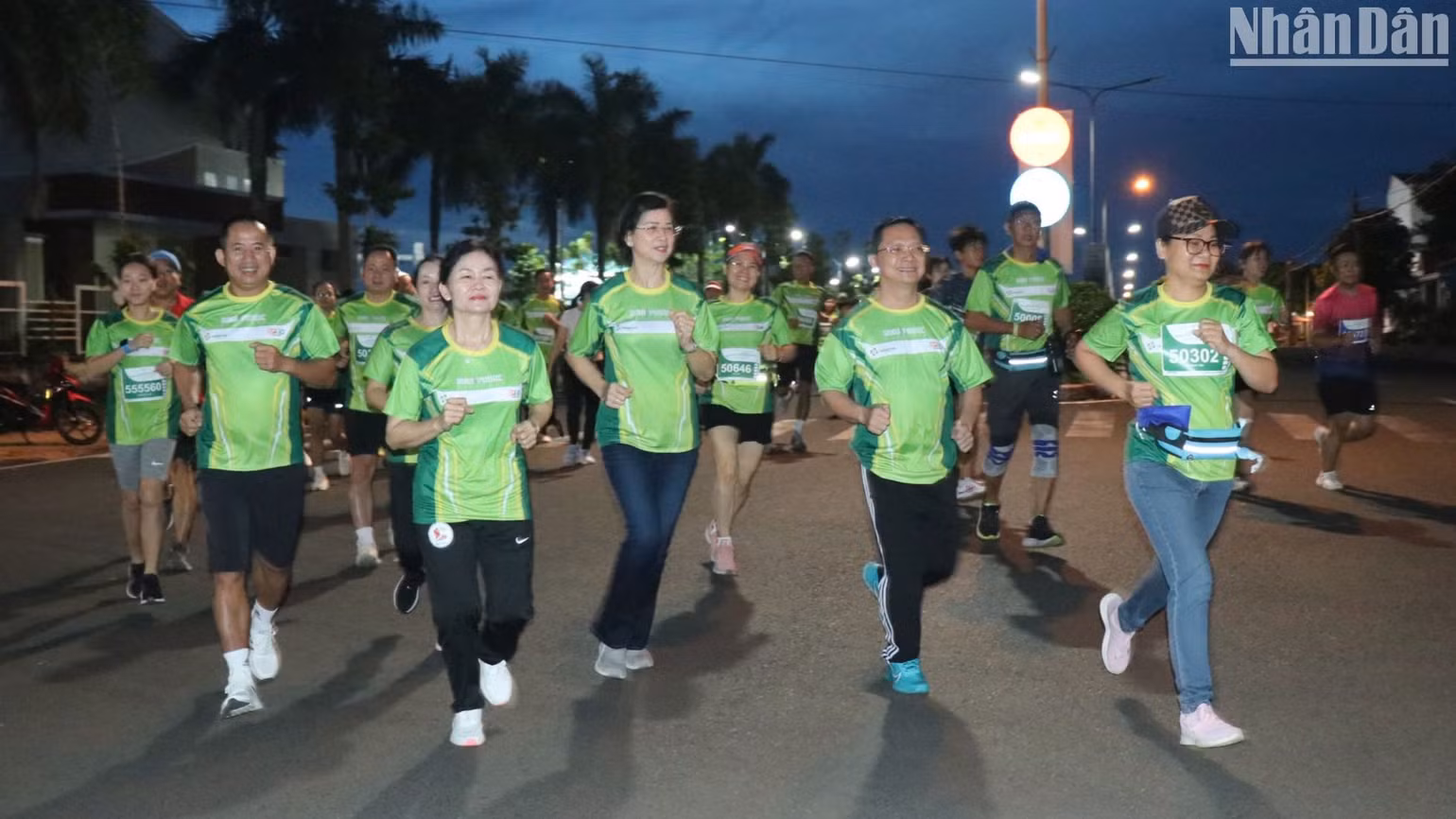 Lãnh đạo tỉnh Bình Phước tham gia phong trào chạy bộ.