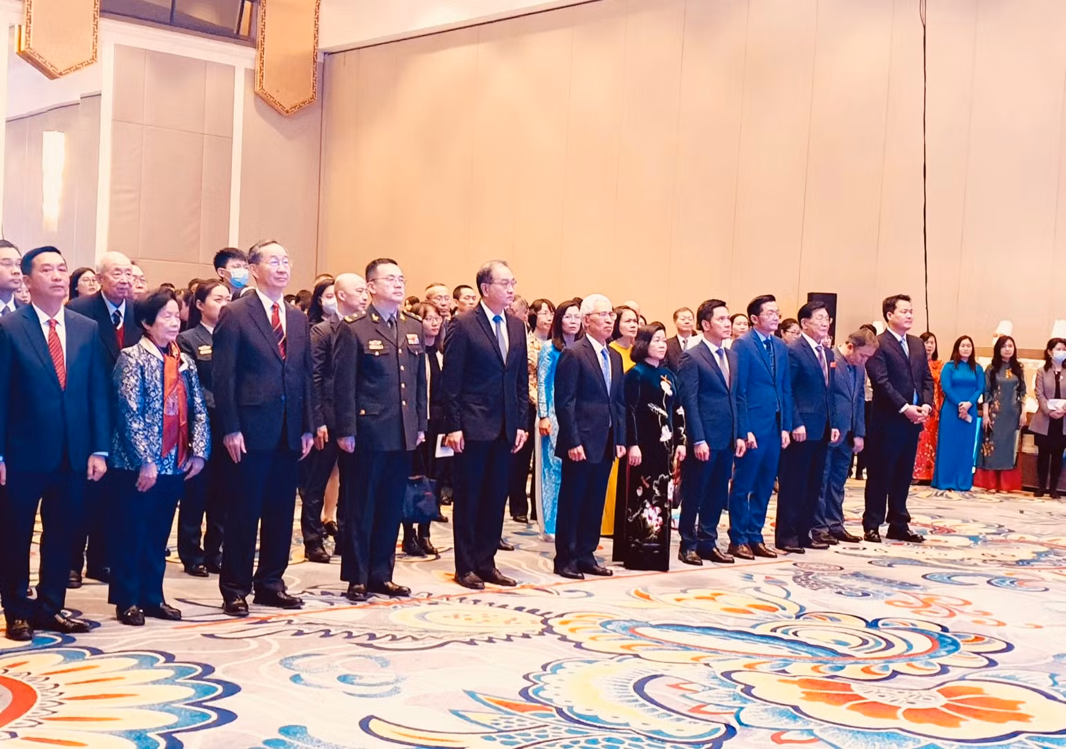 Các đại biểu tham dự lễ kỷ niệm. (Ảnh: HỒ QUÂN) Các đại biểu tham dự lễ kỷ niệm. (Ảnh: HỒ QUÂN)