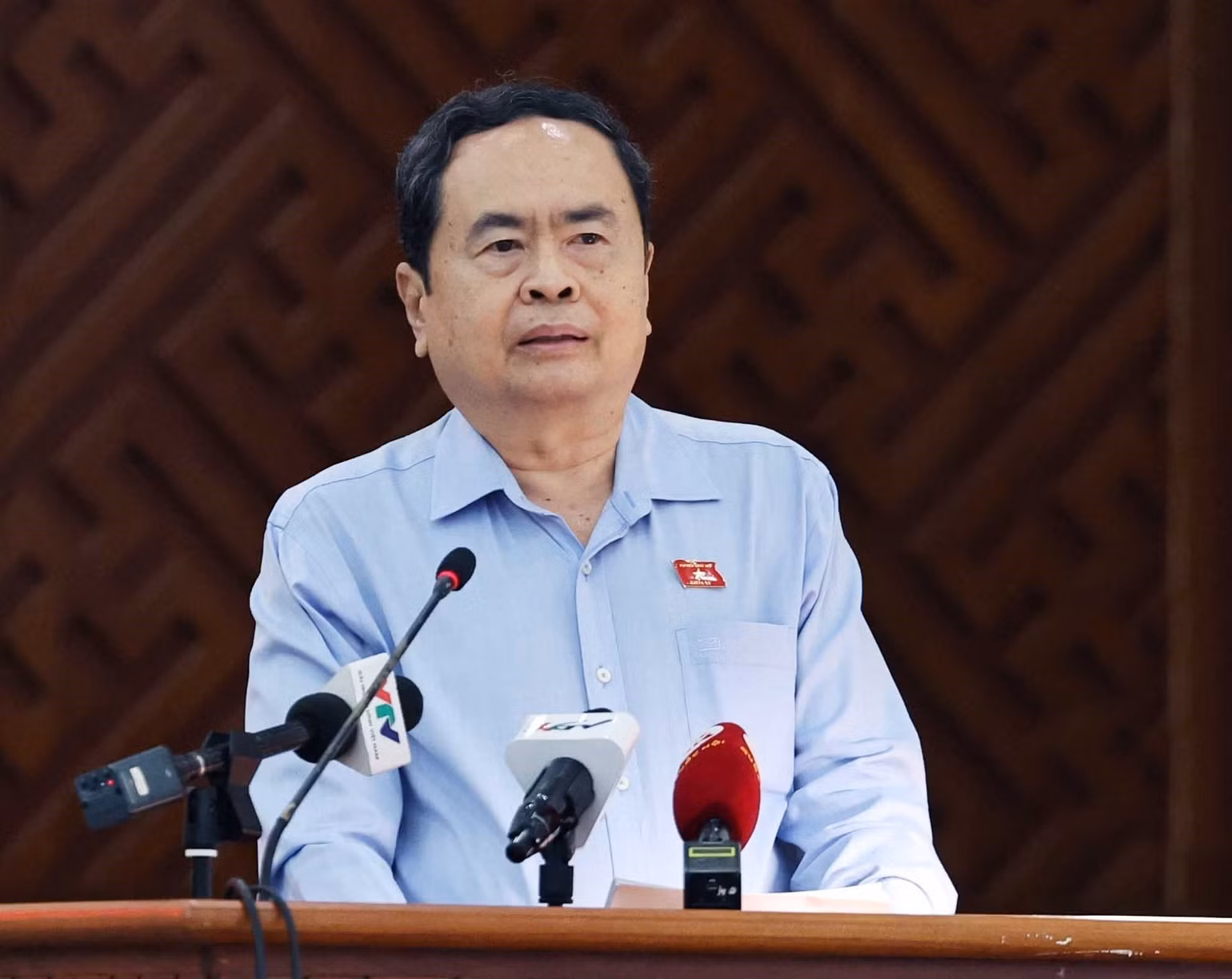 Chủ tịch Quốc hội Trần Thanh Mẫn thông báo nội dung Kỳ họp thứ 8, Quốc hội khóa XV và trả lời ý kiến của các cử tri. Chủ tịch Quốc hội Trần Thanh Mẫn thông báo nội dung Kỳ họp thứ 8, Quốc hội khóa XV và trả lời ý kiến của các cử tri.