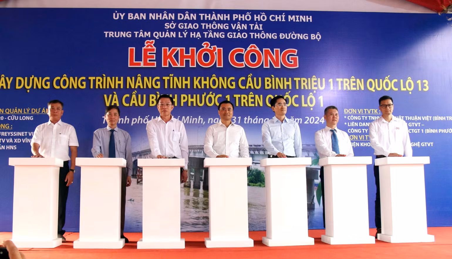 Lễ khởi công công trình nâng tĩnh không cầu Bình Triệu 1 trên Quốc lộ 13 và cầu Bình Phước 1 trên Quốc lộ 1. (ảnh: QUÝ HIỀN) Lễ khởi công công trình nâng tĩnh không cầu Bình Triệu 1 trên Quốc lộ 13 và cầu Bình Phước 1 trên Quốc lộ 1. (ảnh: QUÝ HIỀN)