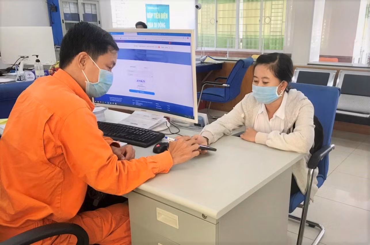 Hợp tác giữa EVNSPC và ACB nhằm triển khai đa dạng kênh thanh toán và nâng cao dịch vụ chăm sóc khách hàng sử dụng điện.