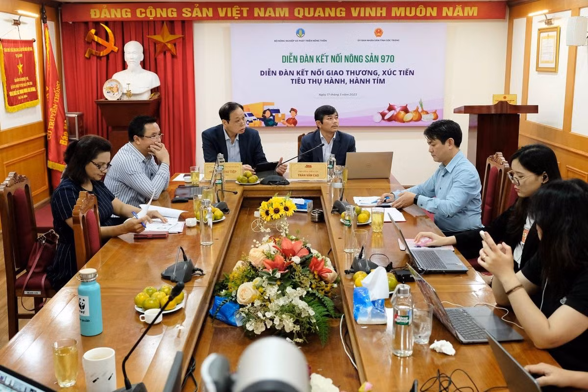 Diễn đàn “Kết nối giao thương, xúc tiến tiêu thụ hành, hành tím”.