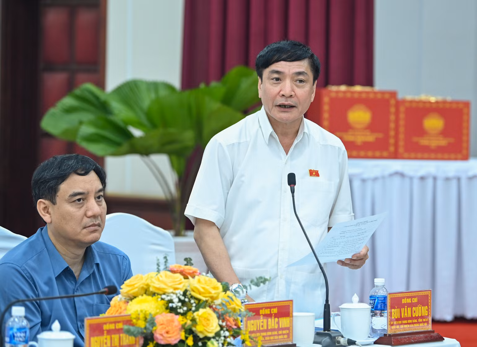 Tổng Thư ký, Chủ nhiệm Văn phòng Quốc hội Bùi Văn Cường phát biểu tại buổi làm việc. Tổng Thư ký, Chủ nhiệm Văn phòng Quốc hội Bùi Văn Cường phát biểu tại buổi làm việc.