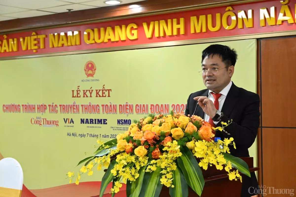 Tổng Biên tập Báo Công Thương Nguyễn Văn Minh phát biểu tại hội nghị. Tổng Biên tập Báo Công Thương Nguyễn Văn Minh phát biểu tại hội nghị.