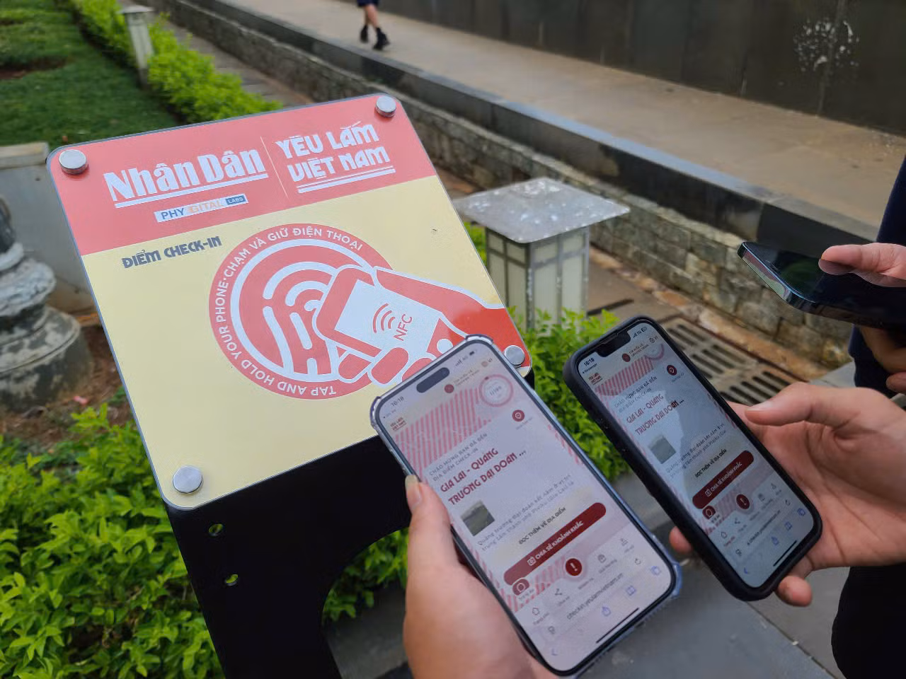 Điểm check-in tại Quảng trường Đại đoàn kết thành phố Pleiku. Điểm check-in tại Quảng trường Đại đoàn kết thành phố Pleiku.