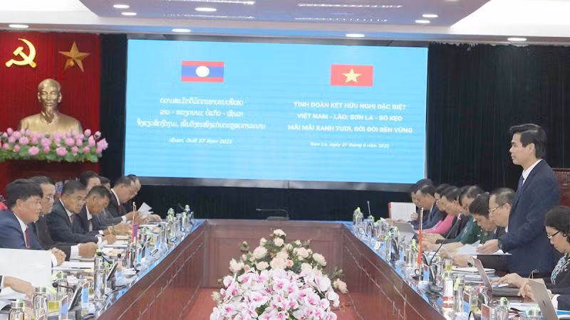 Hội đàm giữa đoàn đại biểu cấp cao tỉnh Sơn La và Bokeo. Hội đàm giữa đoàn đại biểu cấp cao tỉnh Sơn La và Bokeo.