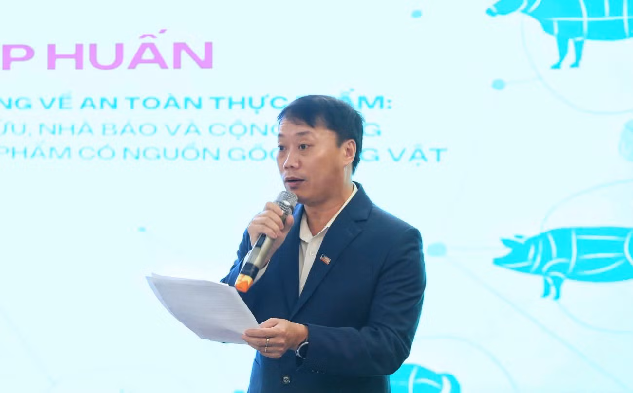 Phó Tổng Biên tập Báo Nông nghiệp Việt Nam Lê Trọng Đảm phát biểu tại hội thảo.
