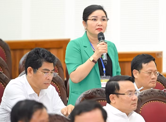 Giám đốc Sở Y tế Nghệ An giải trình về vấn đề thiếu nguồn nhân lực ngành y tế. Giám đốc Sở Y tế Nghệ An giải trình về vấn đề thiếu nguồn nhân lực ngành y tế.