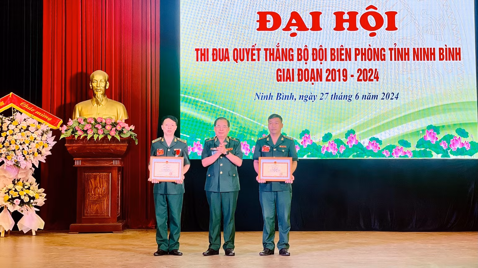 1 tập thể,1 cá nhân vinh dự được Bộ Tư lệnh Bộ đội Biên phòng Việt Nam tặng bằng khen. 1 tập thể,1 cá nhân vinh dự được Bộ Tư lệnh Bộ đội Biên phòng Việt Nam tặng bằng khen.