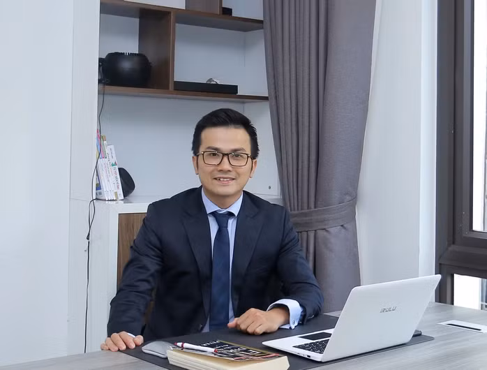 Trần Xuân Bách (Trường đại học Y Hà Nội), Nguyễn Đại Hải và Đoàn Thái Sơn (cùng đang công tác tại Viện Hàn lâm Khoa học và Công nghệ Việt Nam). Trần Xuân Bách (Trường đại học Y Hà Nội), Nguyễn Đại Hải và Đoàn Thái Sơn (cùng đang công tác tại Viện Hàn lâm Khoa học và Công nghệ Việt Nam).