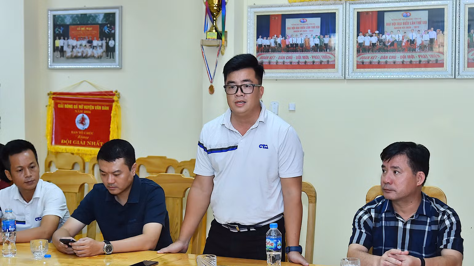 Đại diện công ty Cổ phần Đầu tư xây dựng CTA Việt Nam phát biểu ý kiến. Đại diện công ty Cổ phần Đầu tư xây dựng CTA Việt Nam phát biểu ý kiến.