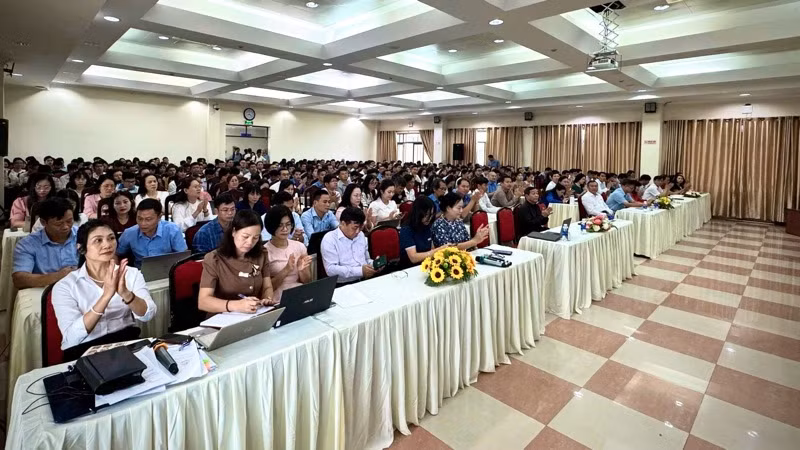 Quang cảnh buổi tập huấn. Quang cảnh buổi tập huấn.