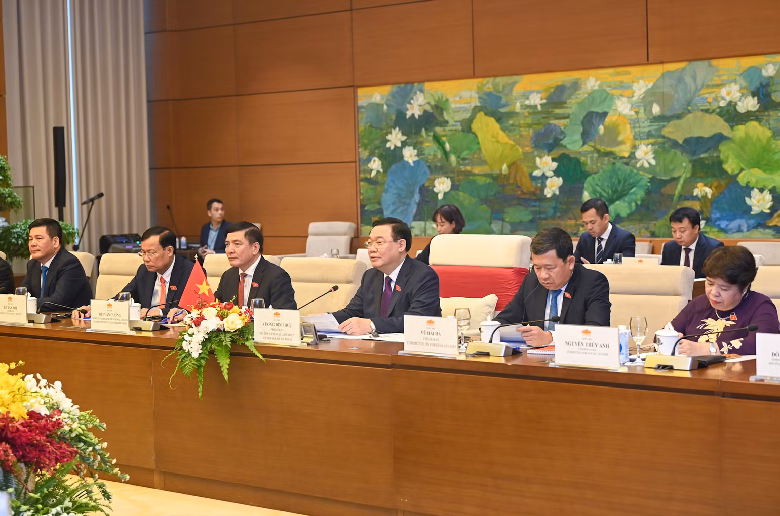 Chủ tịch Quốc hội Vương Đình Huệ phát biểu tại buổi hội đàm. Chủ tịch Quốc hội Vương Đình Huệ phát biểu tại buổi hội đàm.
