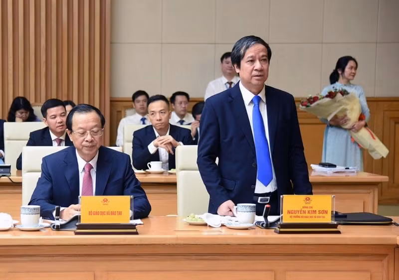 Tại buổi gặp mặt, Bộ trưởng Giáo dục và Đào tạo Nguyễn Kim Sơn cho biết sẽ tiếp thu đầy đủ các ý kiến chỉ đạo của Thủ tướng. Tại buổi gặp mặt, Bộ trưởng Giáo dục và Đào tạo Nguyễn Kim Sơn cho biết sẽ tiếp thu đầy đủ các ý kiến chỉ đạo của Thủ tướng.