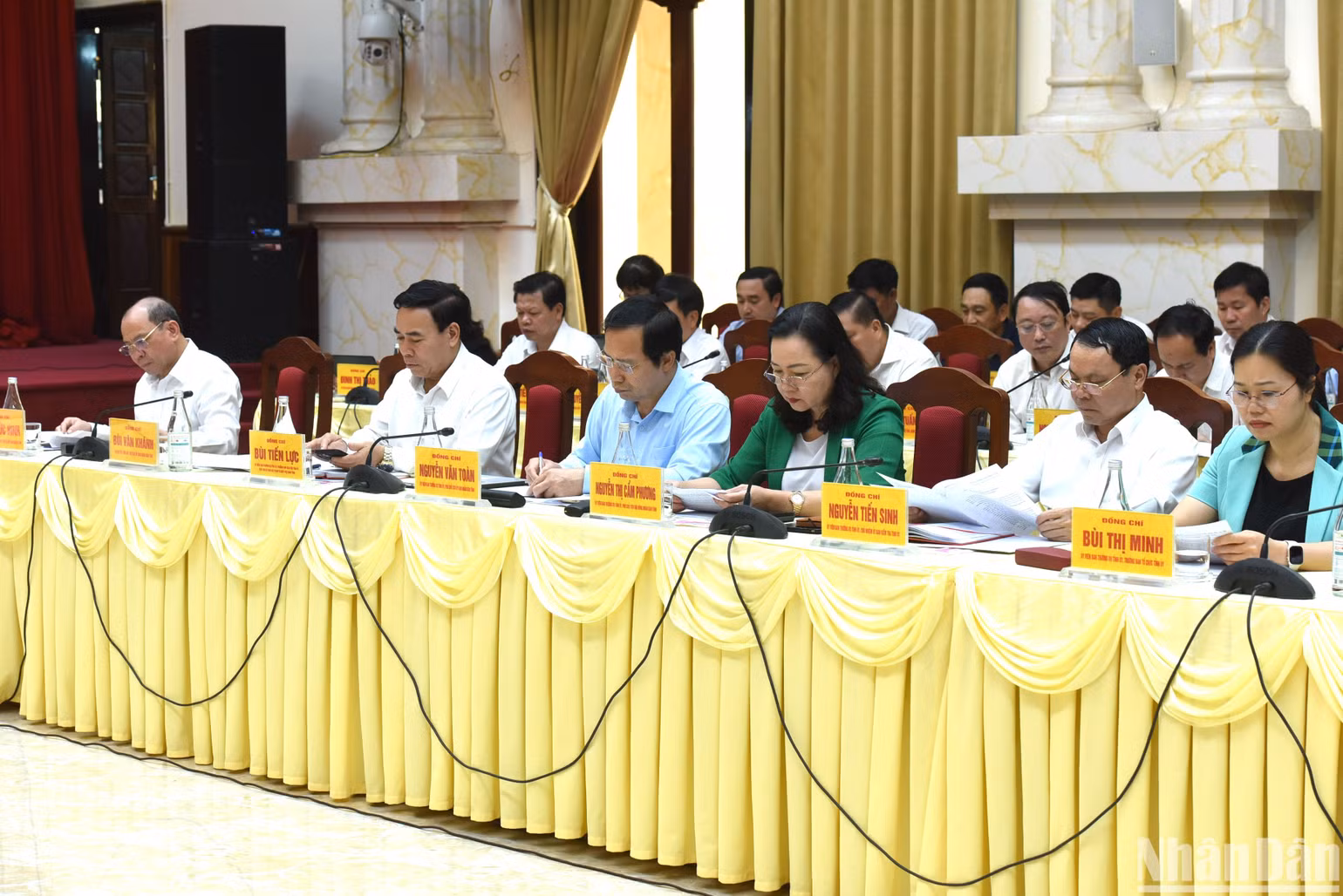 Lãnh đạo tỉnh Hòa Bình tham dự buổi làm việc. Lãnh đạo tỉnh Hòa Bình tham dự buổi làm việc.
