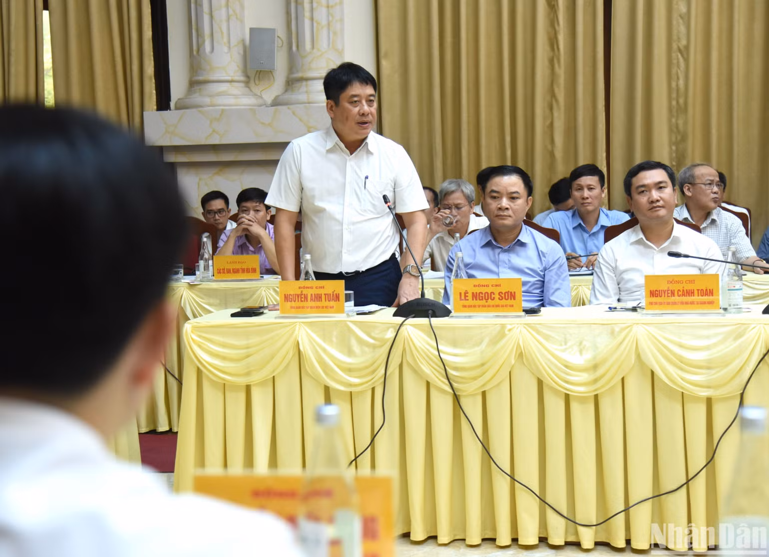 Tổng giám đốc EVN Nguyễn Anh Tuấn phát biểu tại buổi làm việc. Tổng giám đốc EVN Nguyễn Anh Tuấn phát biểu tại buổi làm việc.